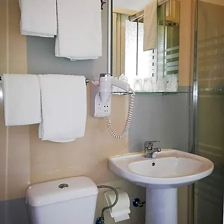 Residencial Lord Πανσιόν 2*
