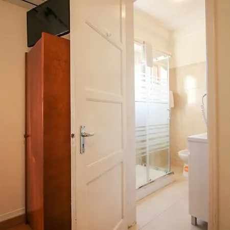 Πανσιόν Residencial Lord 2*