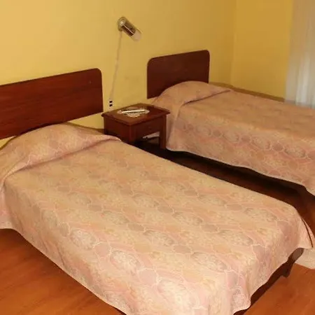 Residencial Lord Πανσιόν 2*